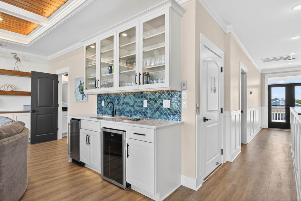 Wet Bar- 2nd Floor
