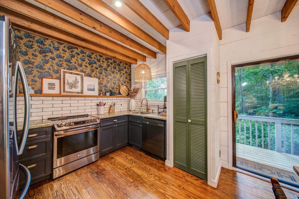 Cabin, Multiple Beds, Patio, Mountain View (Heavenly Hideaway) | Private kitchen | Coffee/tea maker