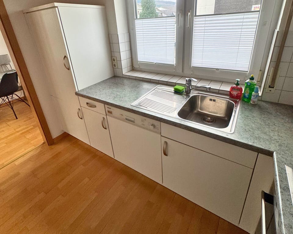 House | Private kitchen | Cookware/dishes/utensils