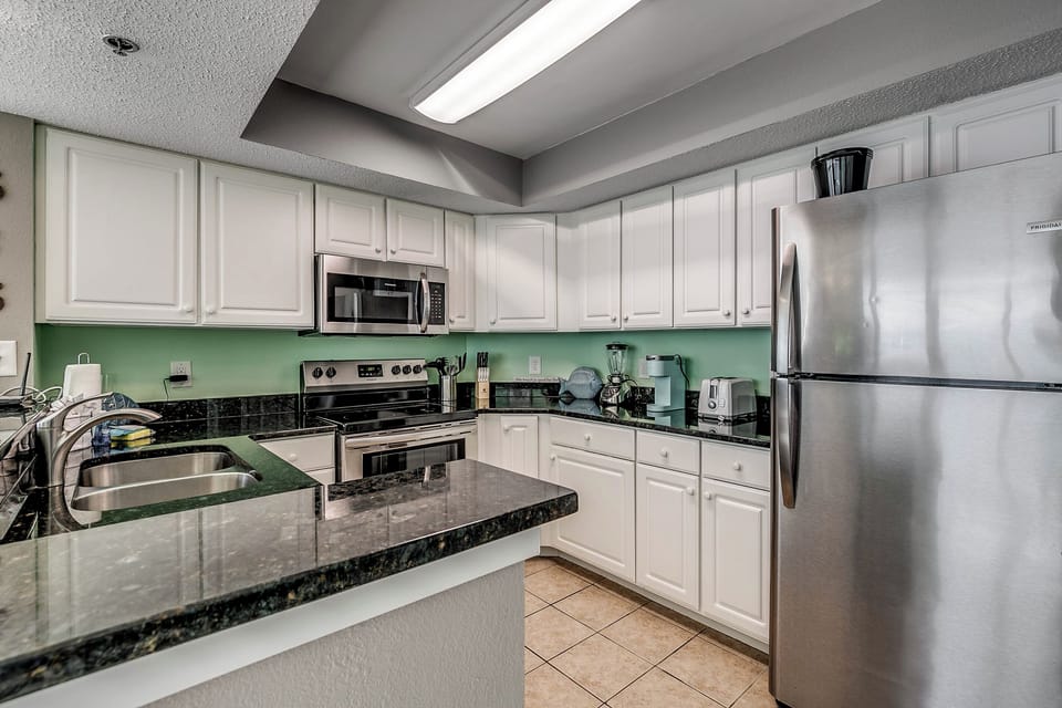 Full-size kitchen with updated appliances and tons of counter space!