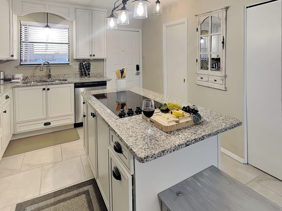 Full Kitchen - Large Island, Stainless Appliances - First Floor