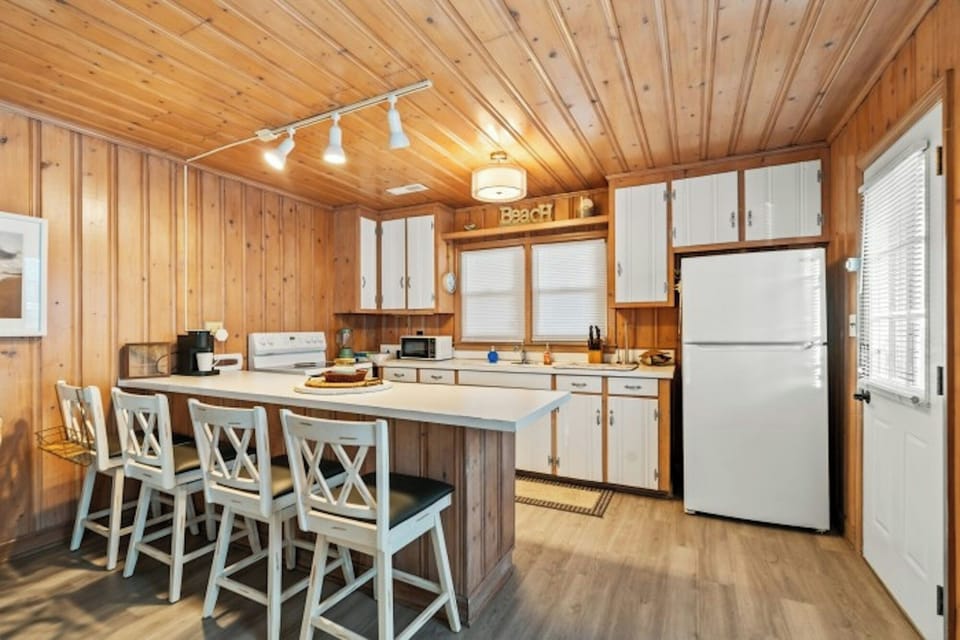 Enjoy a home cooked meal or grab some take-out from some locals' favorites.