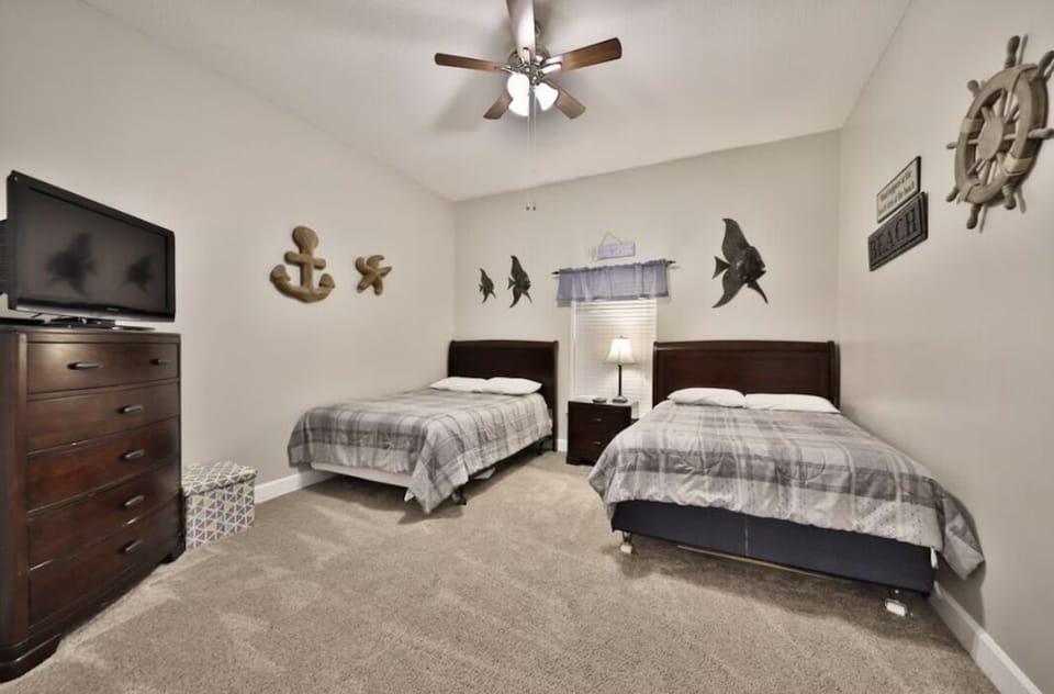 Guest bedroom