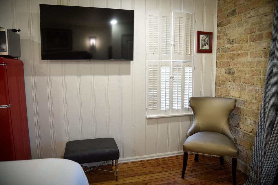 Room | Individually decorated, individually furnished, laptop workspace
