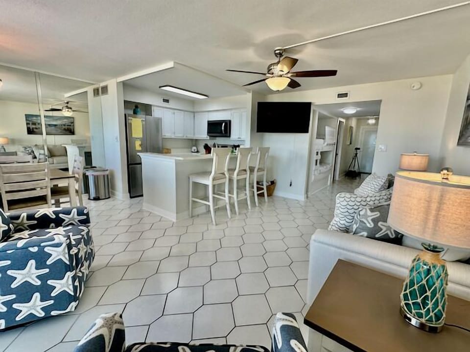 Family Room/Kitchen