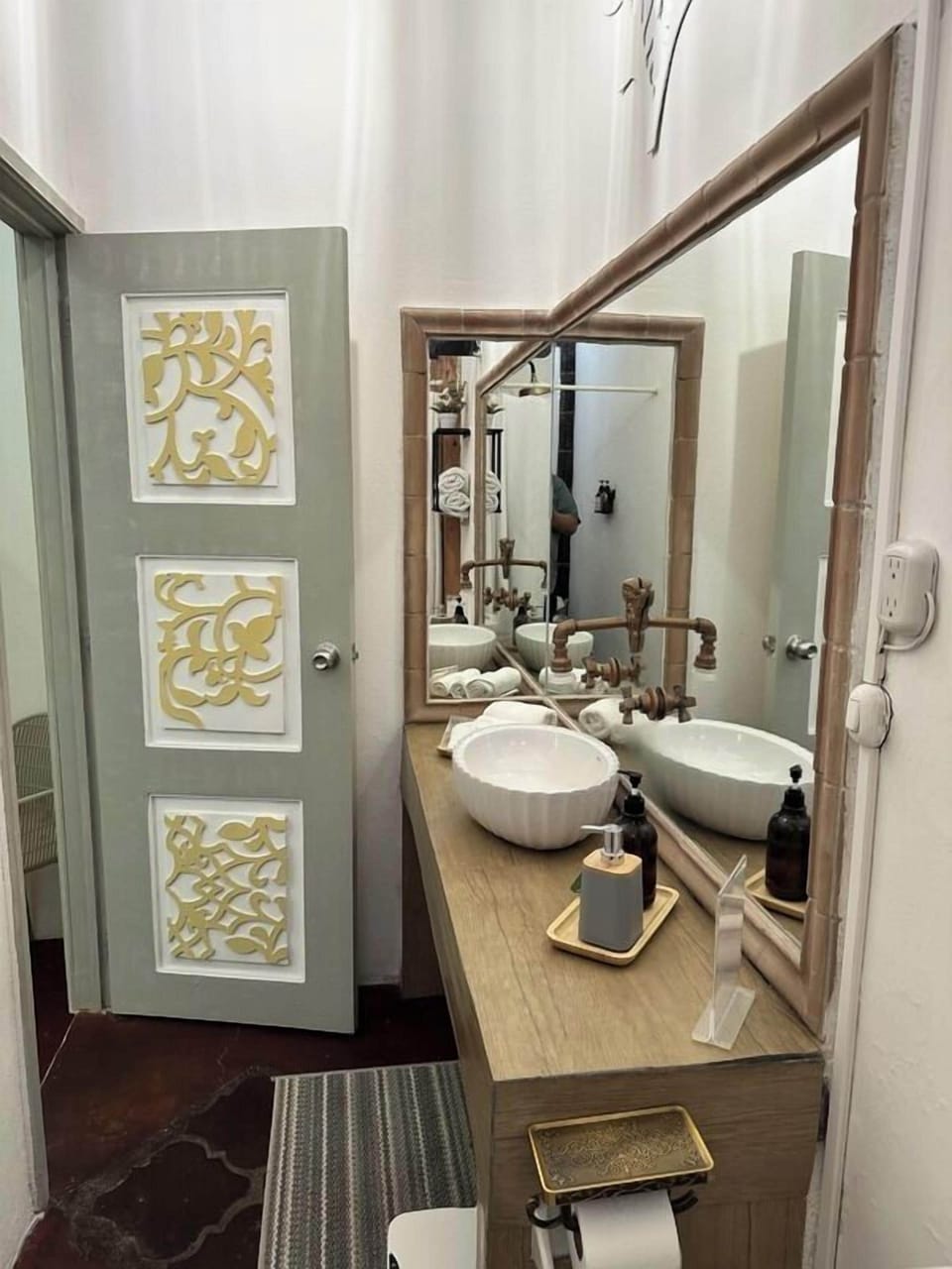 Comfort Room | Bathroom | Hair dryer, towels, soap, shampoo