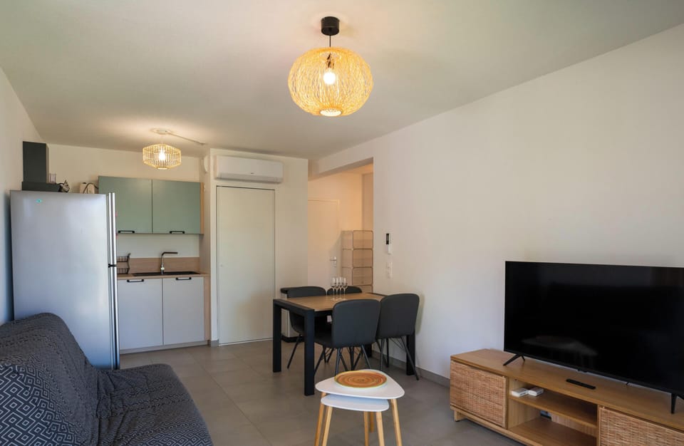 Large air-conditioned living room opening onto the terrace