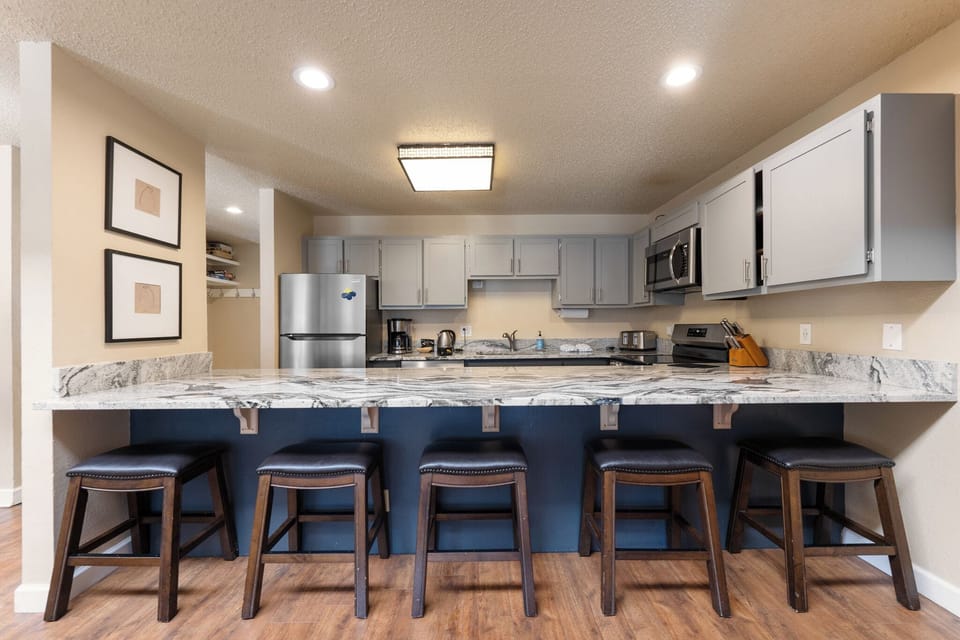 Condo (3 Bedrooms) | Property amenity