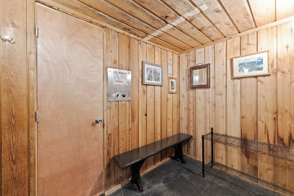 Condo (3 Bedrooms) | Property amenity