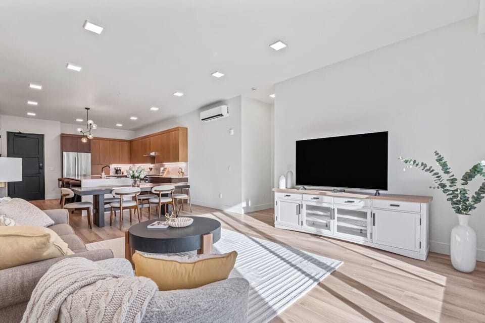 Radiant living room with smart tv