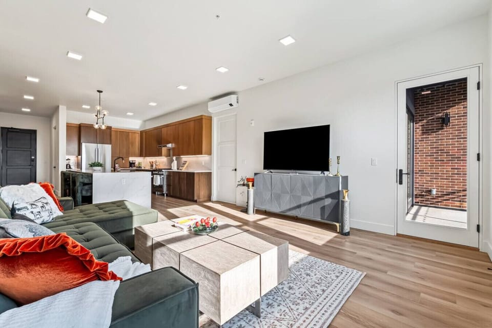 Radiant living room with smart tv