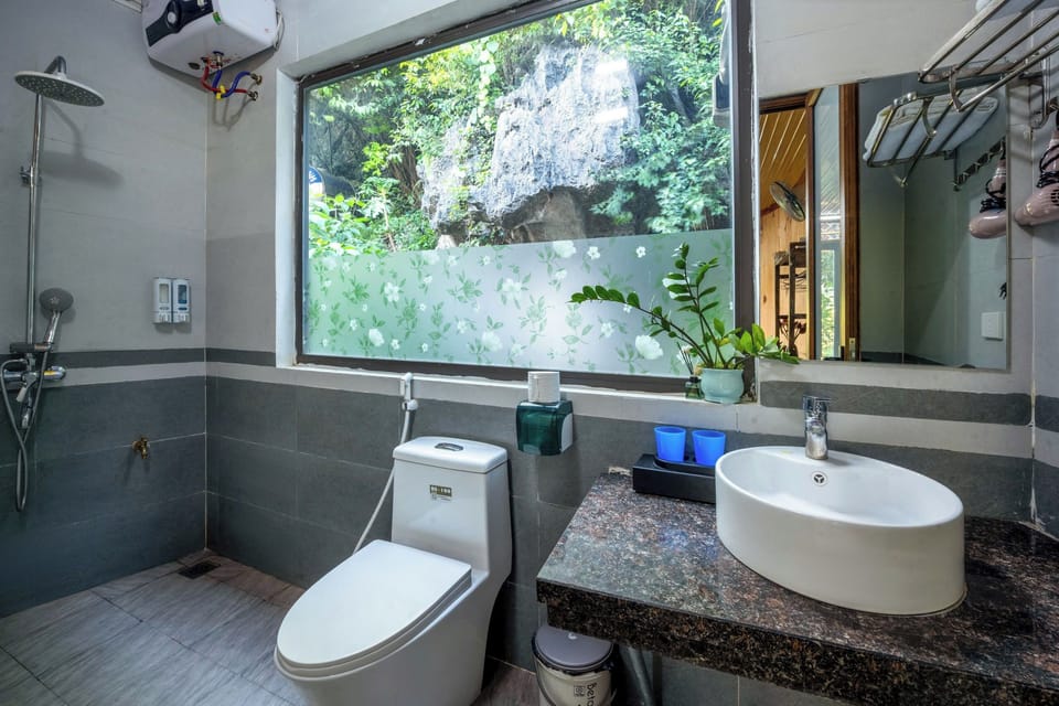 Superior Bungalow, Mountain View | Bathroom | Shower, free toiletries, hair dryer, slippers