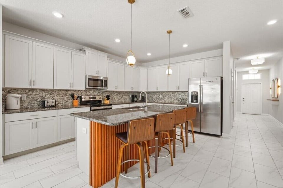 12-4733SleepyHollowDr[2986263]-33