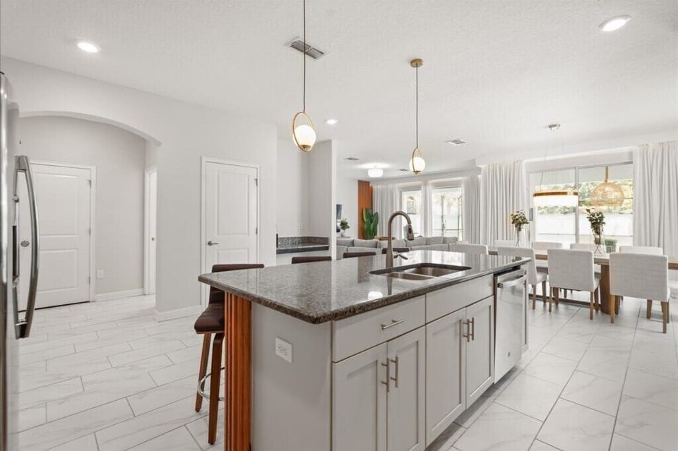 13-4733SleepyHollowDr[2986263]-34