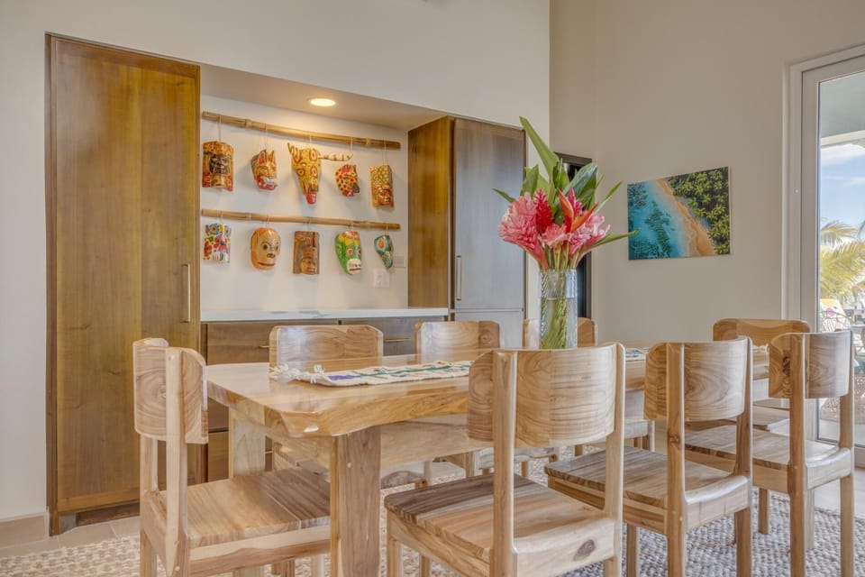 Maya Alux Beach House - 6BR Beachfront, Pool & Gym (5228)