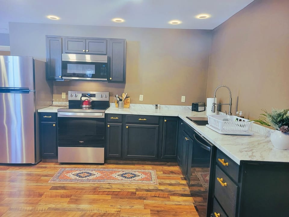 H1 - Two-Bedroom Apartment (603)