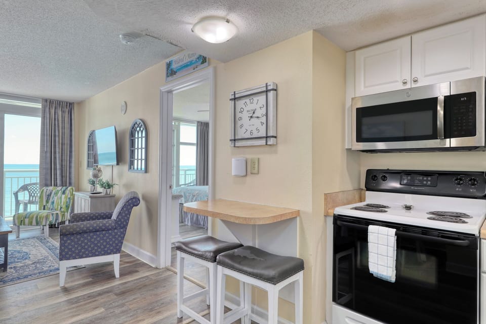 Appliances, Full-size Stove, Fridge, Microwave and even a Dishwasher