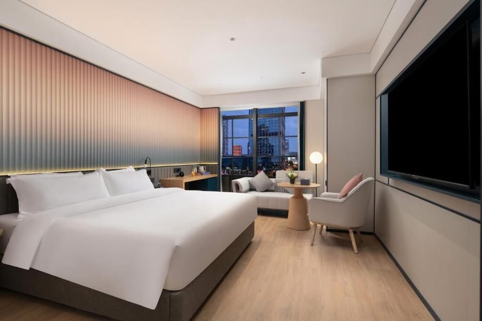 Executive Twin Room, Housekeeping, City View | Desk, laptop workspace, blackout drapes, soundproofing