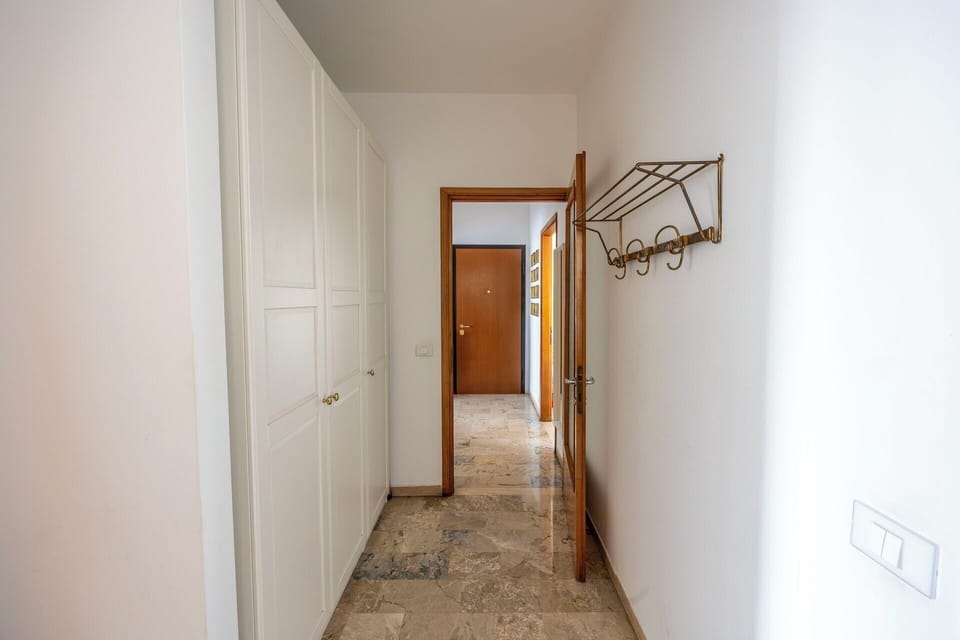 Room Detail