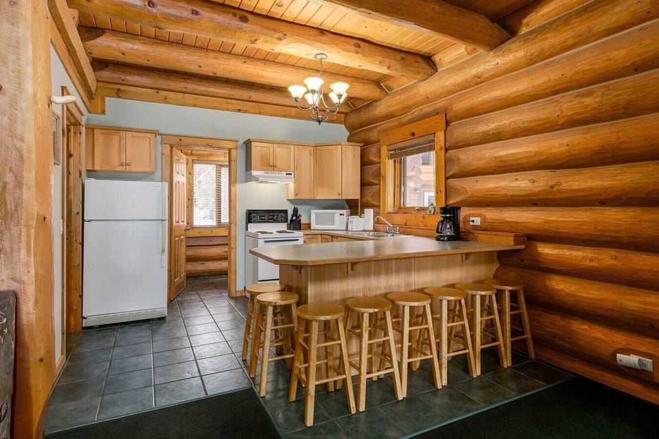 Fully stocked kitchen with all essentials to prepare your favorite meals.