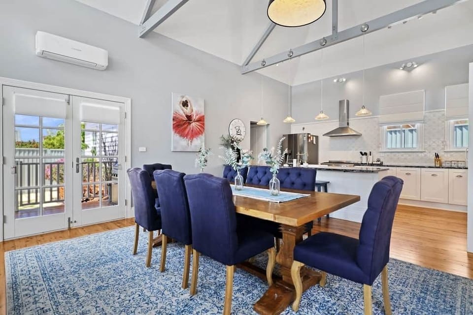 Dining & Kitchen