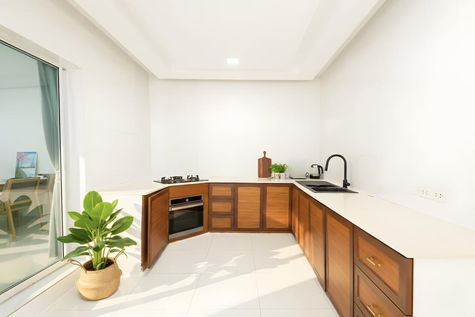 Comfort Villa, Balcony, Garden View | Private kitchen | Fridge, oven, stovetop, electric kettle