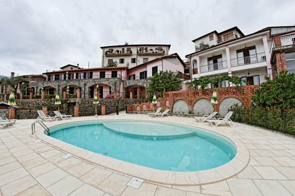 Holiday Home Swimming Pool