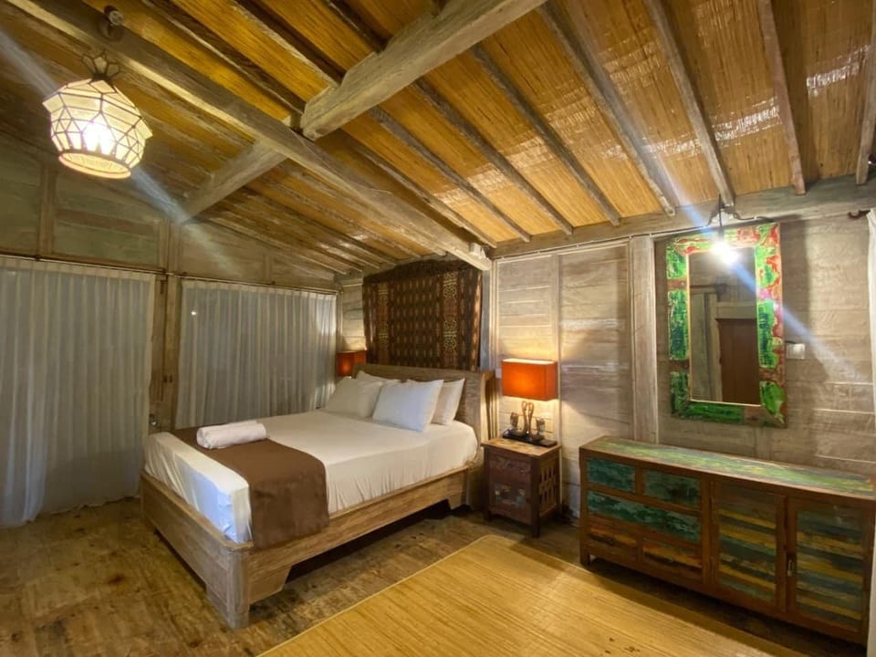 Deluxe Room, 1 King Bed | Free WiFi