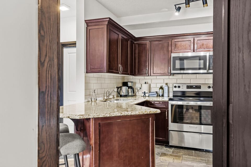Enjoy hassle-free meal preparation in the fully equipped kitchen.