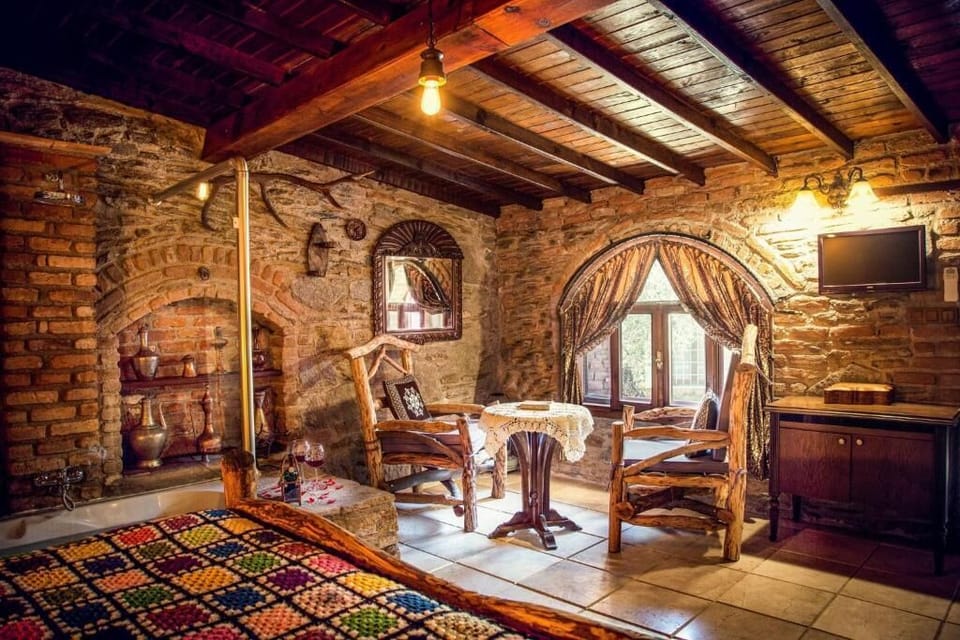 Deluxe Double Room, Garden View | In-room safe, individually decorated, individually furnished