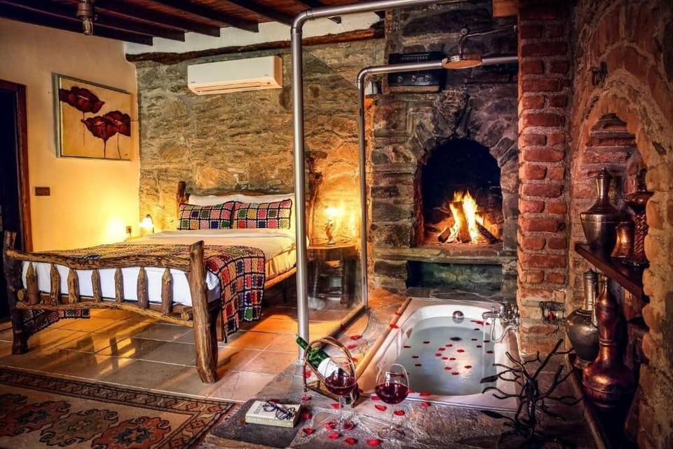 Deluxe Double Room, Garden View | In-room safe, individually decorated, individually furnished