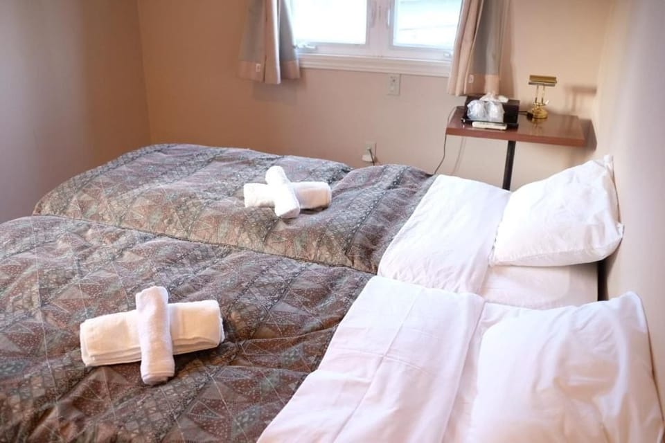 Double Room, Mountain View | WiFi (free)