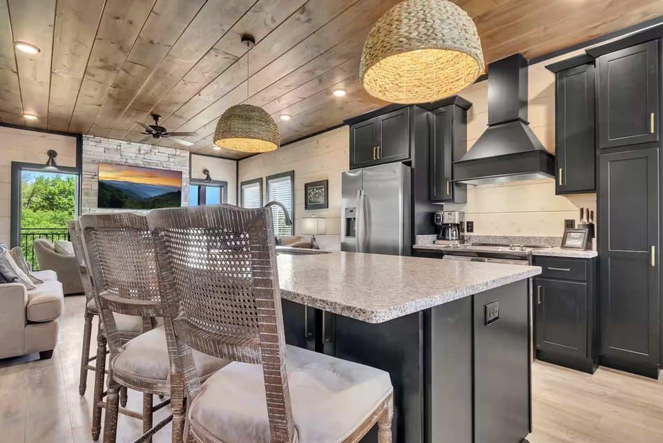 House | 5 bedrooms, high-speed internet