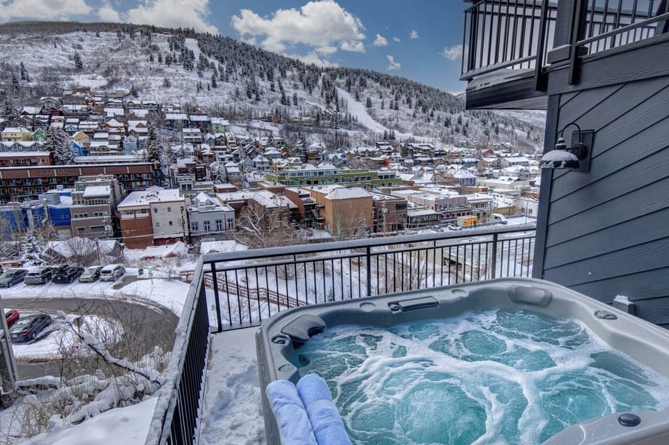 Hot Tub Upper Main 301