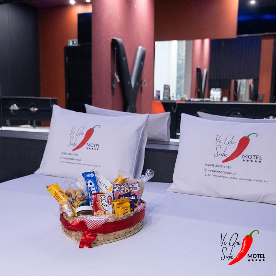 Luxury Suite | Premium bedding, WiFi (free), bed sheets