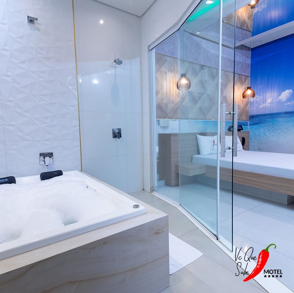 Luxury Suite | Premium bedding, WiFi (free), bed sheets
