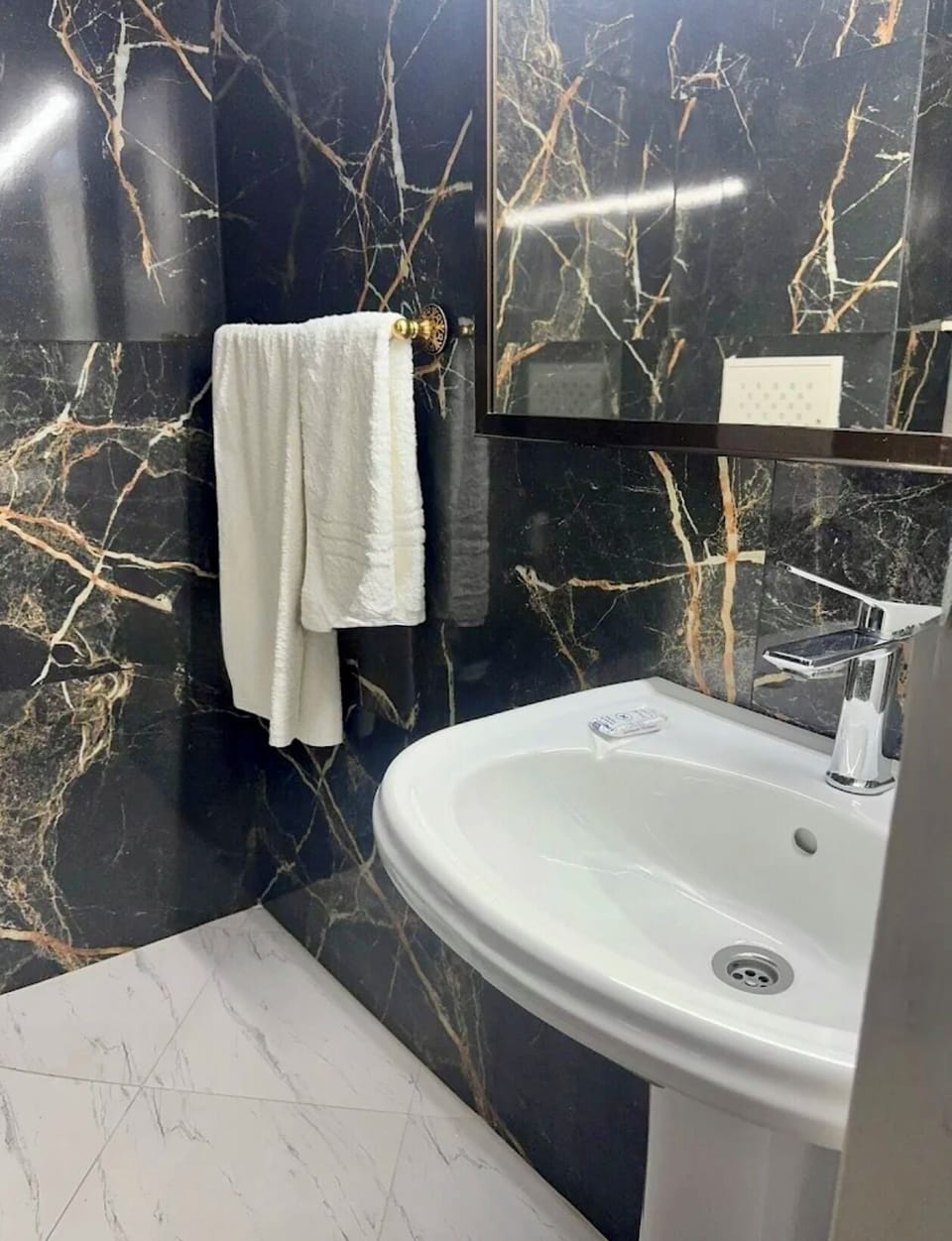 Standard Double or Twin Room | Bathroom | Shower, free toiletries, towels, soap
