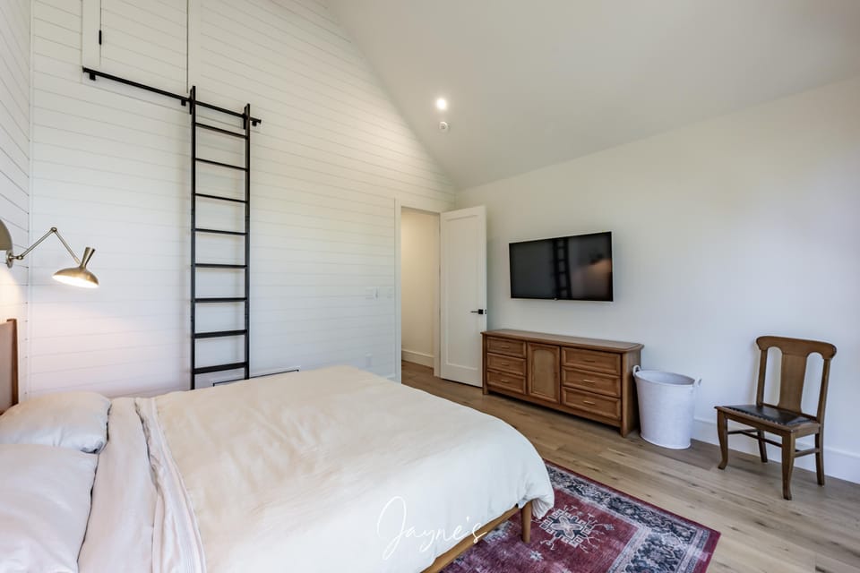 Bedroom 4 - Upper Level
