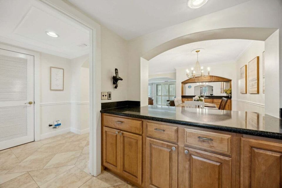 12-web-or-mls-3_1424 Beach Walker Rd