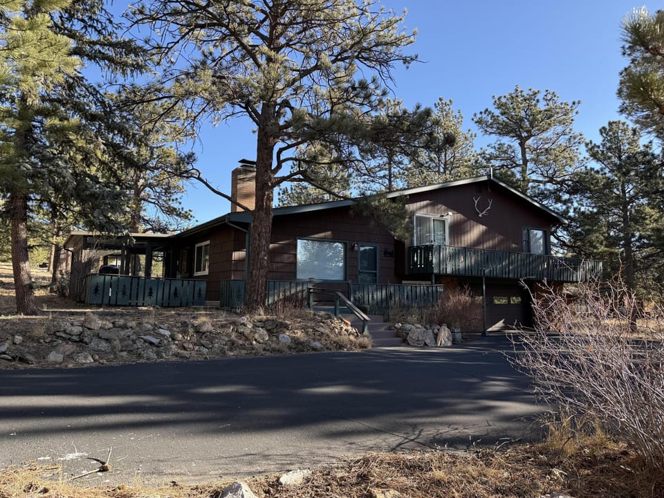 Mountain retreat with spacious outdoor living area