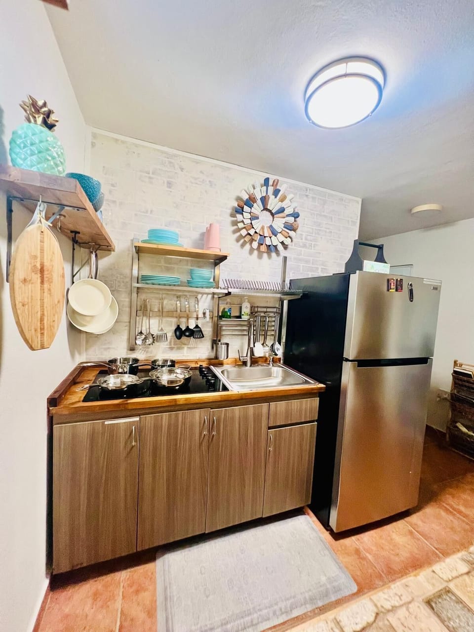 Kitchen, plates, cups, utensils, set for 10 people 