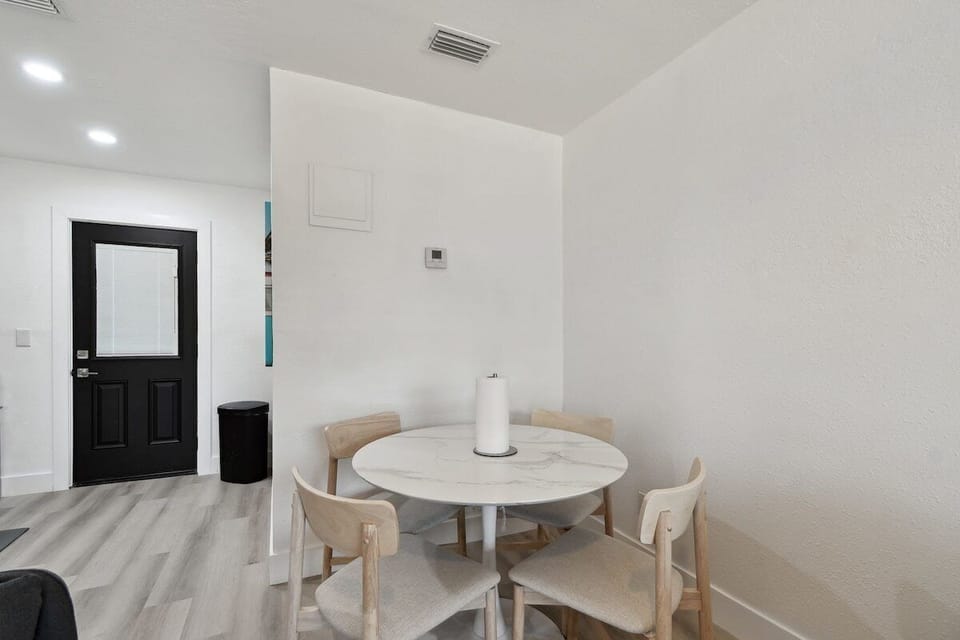 Apartment (1 Bedroom) | Interior