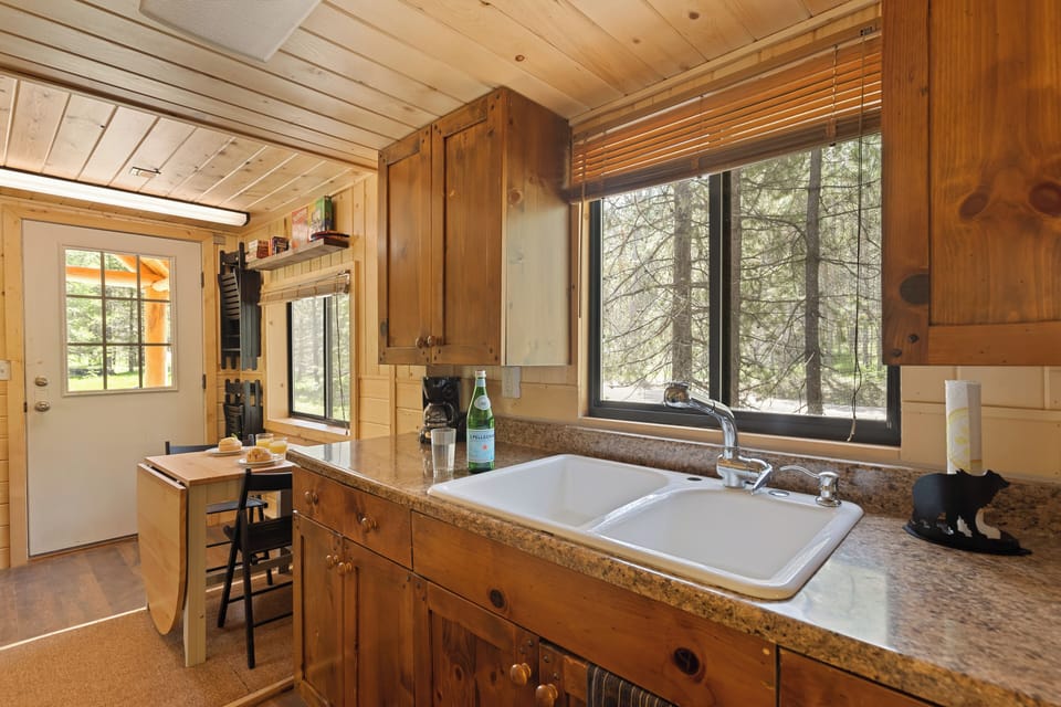 Chalet (2 Bedrooms) | Interior