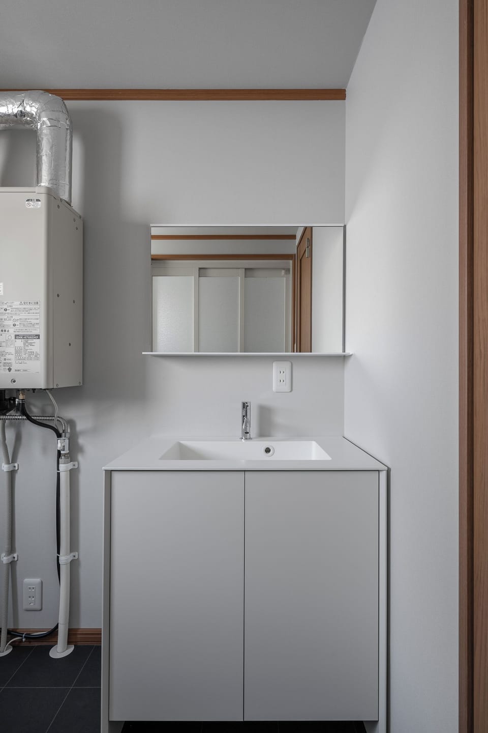 Apartment | Bathroom | Free toiletries, hair dryer, slippers, bidet