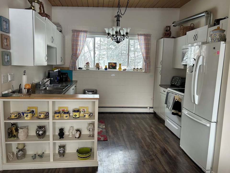 Fully stocked kitchen.