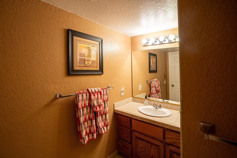 Sweet Town Home on the Island Villa in Lake Havasu City