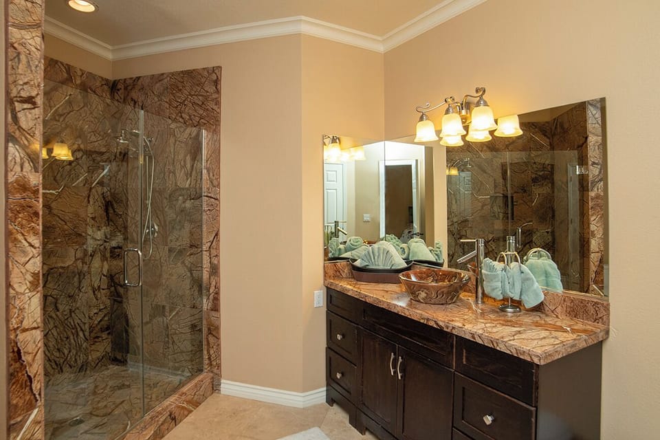 Luxury Golf Course Retreat on Hogan Cottage in Lake Havasu City