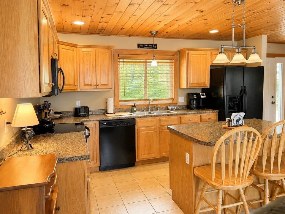 Fully equipped kitchen for North Conway summer vacation cooking after adventures