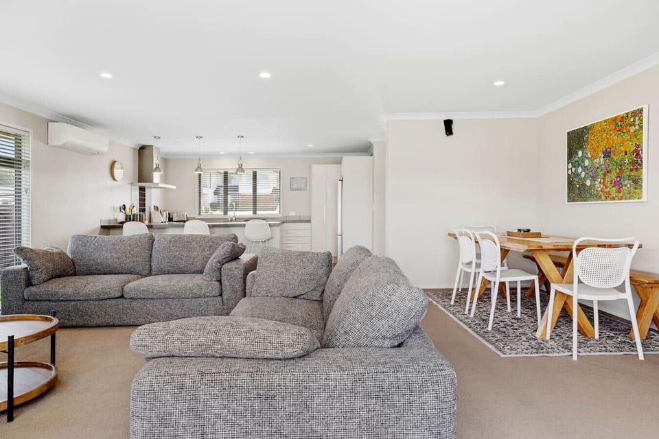 Living and dining area
