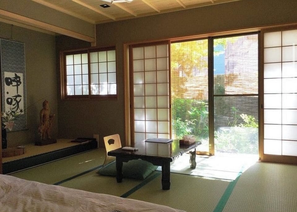 Desk, laptop workspace, WiFi (free), bed sheets